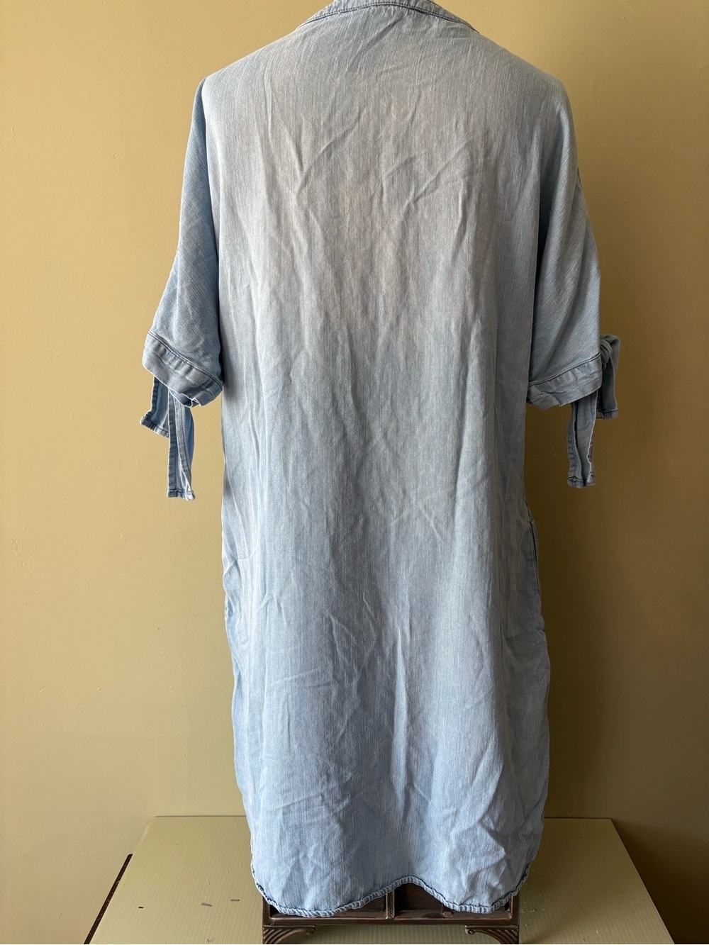 Velvet Heart Chambray dress Blue. Embroidered floral. Pockets Sz M Boho Western - Picture 3 of 10